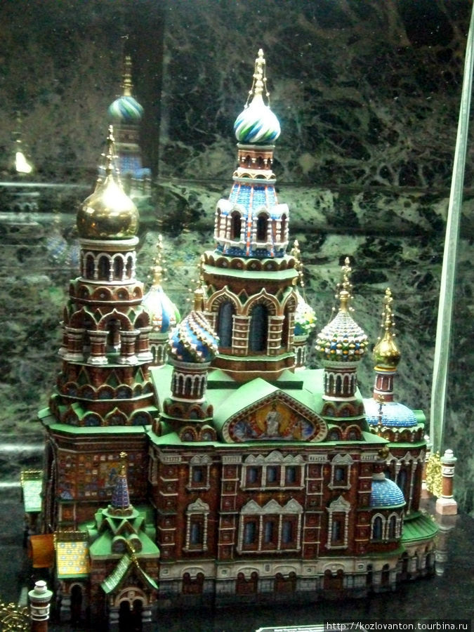 Копия собора,  уменьшенная в 130 раз. Санкт-Петербург, Россия