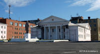 Главная площадь города с Лениным перед домом культуры.