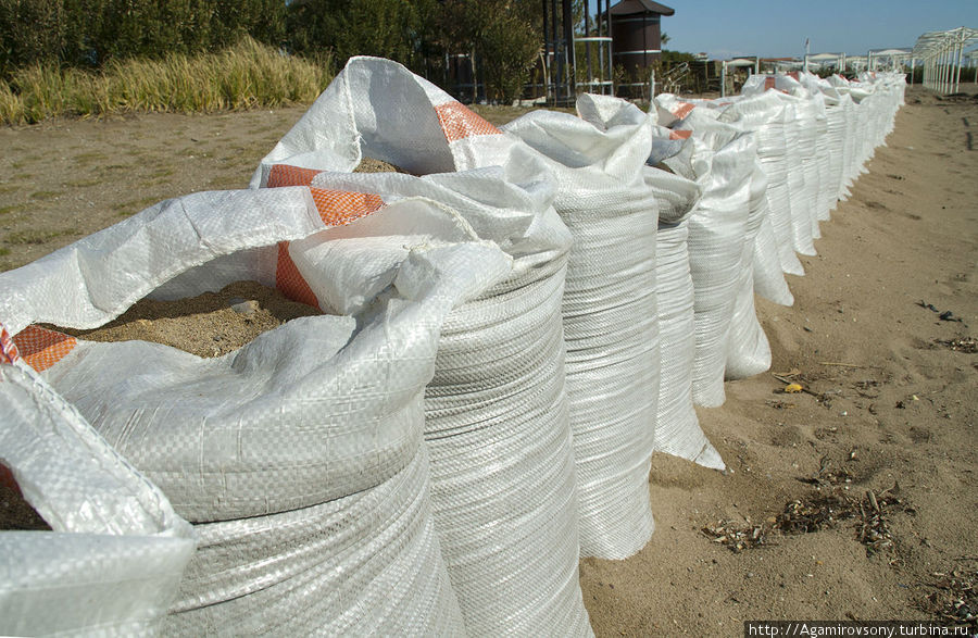Песок Белека настолько популярен, что его вывозят в разные страны мешками. Белек, Турция