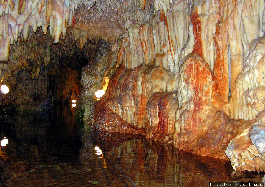 Пещера Диру - природный памятник Греции Полуостров Пелопоннес, Греция