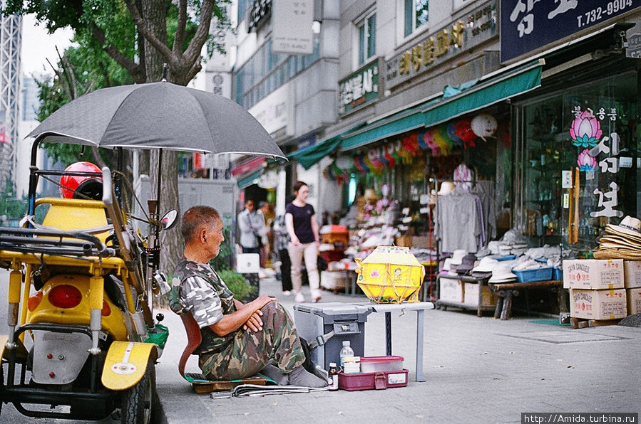 Завсегдатый продавец старого фанарика Сеул, Республика Корея