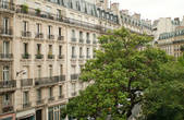 Типичный парижский вид из окна, если вы живете в любом месте центральной части города.