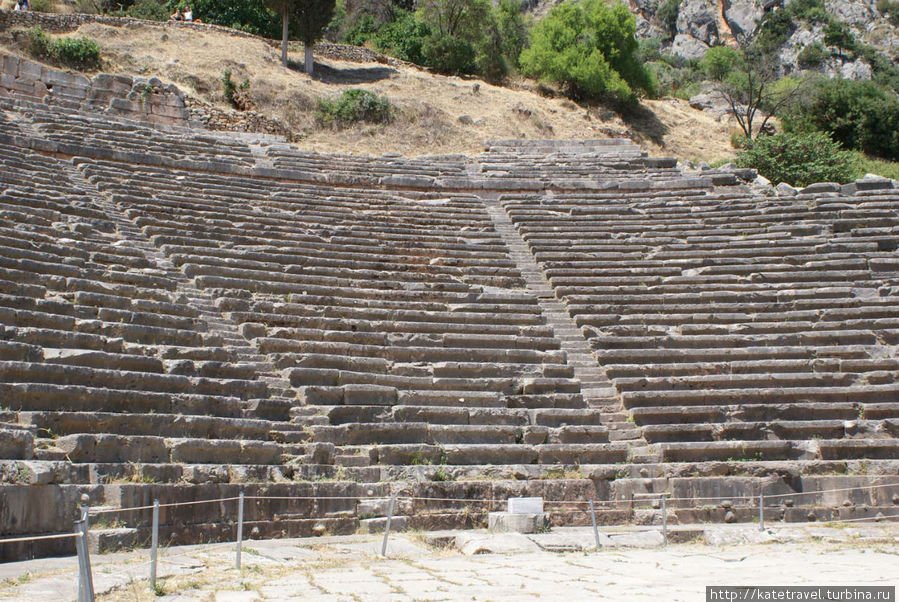 Амфитеатр Дельфы античный город, Греция