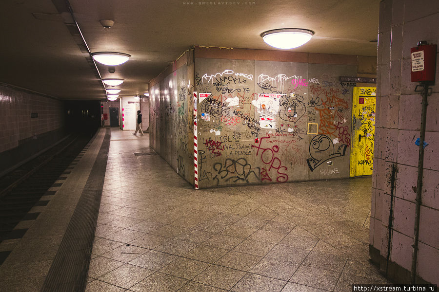 Метро становится совсем другим. Не только метро, но и люди в нем, это сразу бросается в глаза. Берлин, Германия