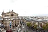 Вас ждет панорама парижских крыш.