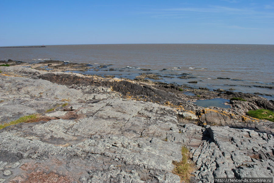 Скалистый берег уругвайский Колония-дель-Сакраменто, Уругвай