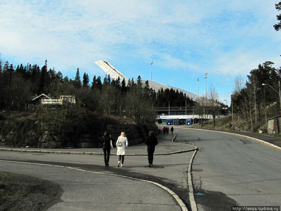 Трамплин Холменколлен (Holmenkollen) Осло, Норвегия Трамплин Холменколлен (Holmenkollen) Осло, Норвегия