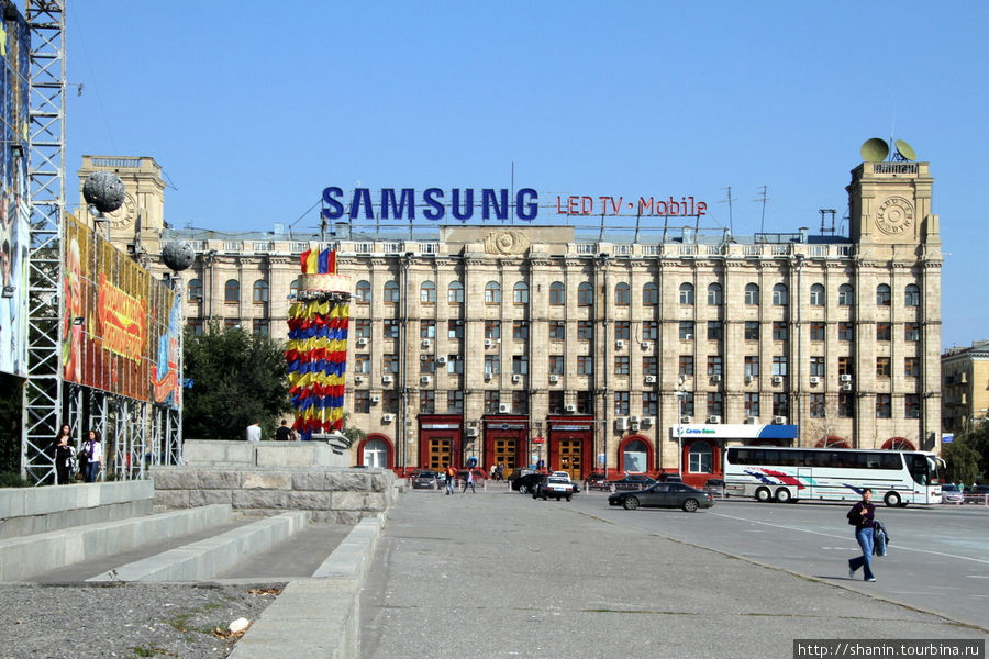 Площадь Павших борцов Волгоград, Россия Площадь Павших борцов Волгоград, Россия