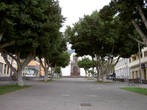 Площадь и церковь в городке Гуимар