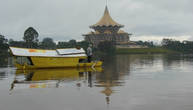 Лодки на реке Саравак