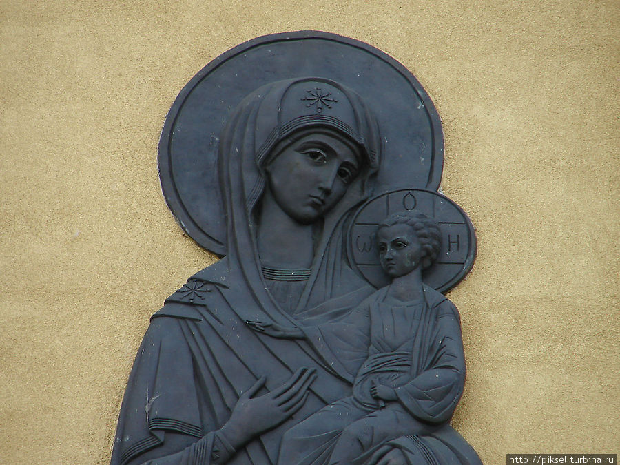 Барельеф Богородица Киев, Украина