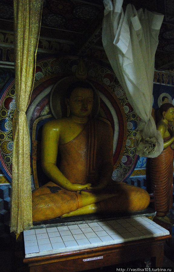 Храм Зуба Будды и огненное шоу Канди, Шри-Ланка