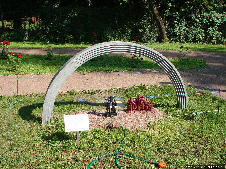 Архитектурно — скульптурный комплекс в честь Украинско — Российской дружбы Киев, Украина Архитектурно — скульптурный комплекс в честь Украинско — Российской дружбы Киев, Украина