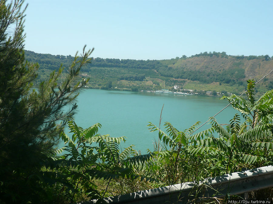 Озеро Averno-озеро лишенное птиц