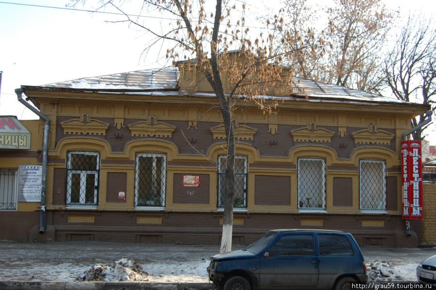 Здание шоколадной фабрики братьев Миллер Саратов, Россия