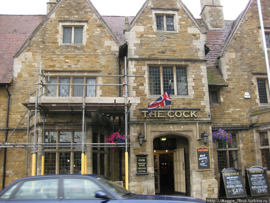 Гостиница и ресторан The Cock. Год постройки неизвестен. Перестраивался в 1863 году. Нортхемптон, Великобритания
