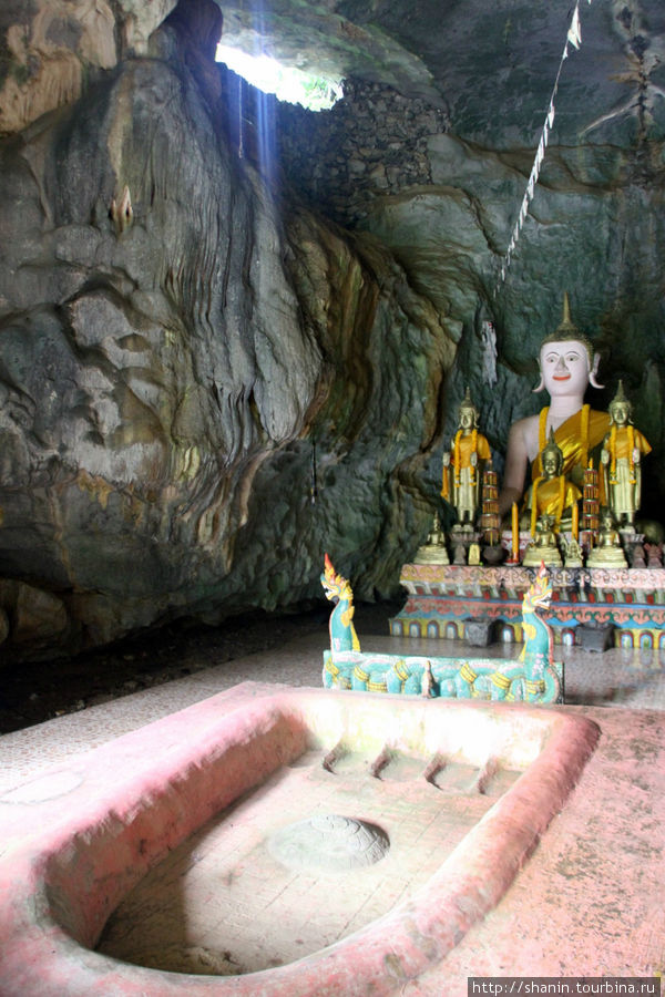 Мир без виз — 374. Четыре главных пещеры Ванвьенг, Лаос