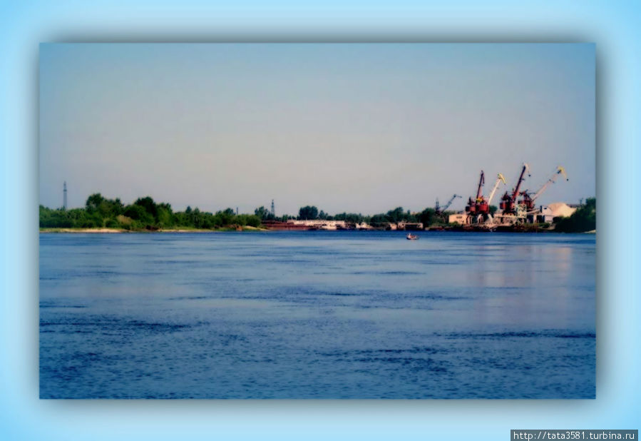 В Мозыре находится порт Пхов – крупнейший порт в Беларуси. Мозырь, Беларусь