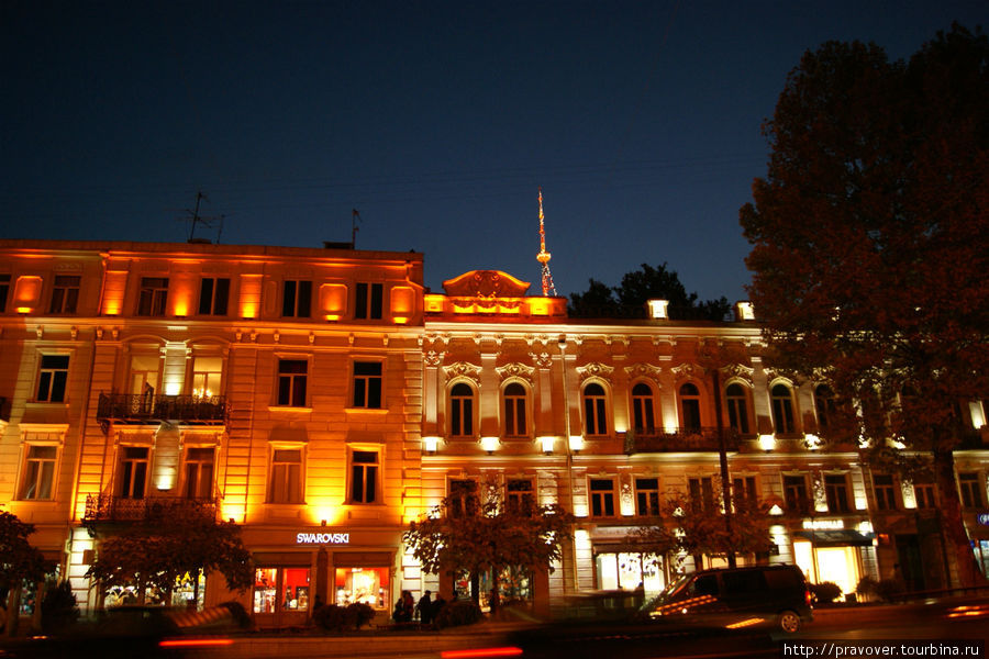 Проспект Руставелли ночью Тбилиси, Грузия Проспект Руставелли ночью Тбилиси, Грузия