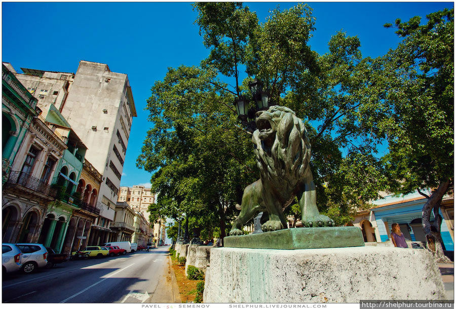 Свой благородный вид бульвар Прадо приобрел в 1928 году: были установлены львы охраняющие пешеходную часть и она сама залита под мрамор Куба