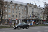 Гостиница «Октябрьская» на пересечении Октябрьского проспекта и улицы Кузнецкой, здание построено в 1937 г.