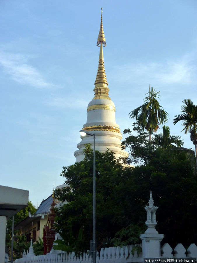 г. Чианг Май. Храм без названия. Таиланд