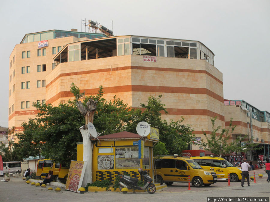 Ещё одна прогулка по Дидиму. Теперь уже вечером Дидим, Турция Ещё одна прогулка по Дидиму. Теперь уже вечером Дидим, Турция