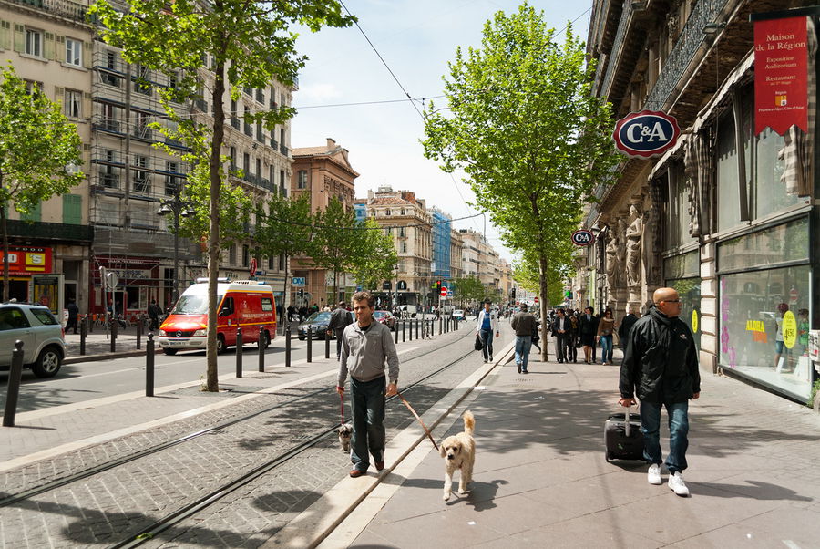 Главная улица Марселя Ла Канбьер носит название в честь конопли, из которой делали корабельные снасти. Марсель, Франция