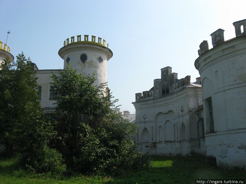 Замок графа Румянцева-Задунайского Чернигов, Украина