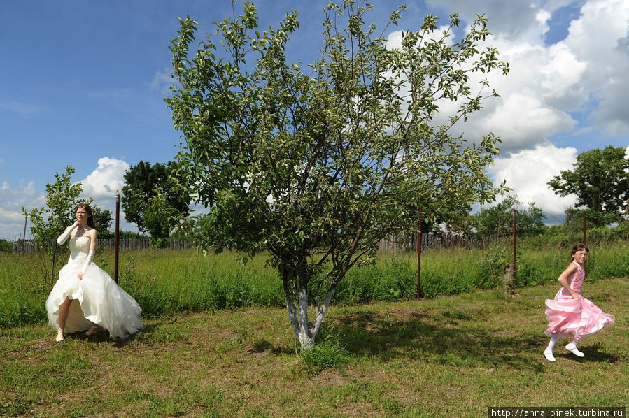 Невеста и девочка в розовом Боровск, Россия