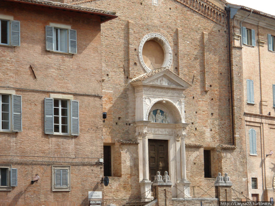 Церковь Сан-Доменико Урбино, Италия