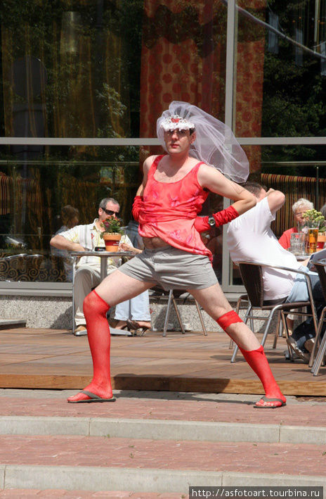 Каких только чудаков не встретишь на улицах! Рига, Латвия Каких только чудаков не встретишь на улицах! Рига, Латвия