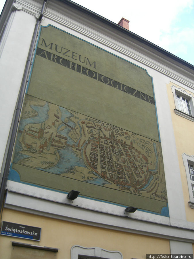 Здание Археологического музея Познань, Польша