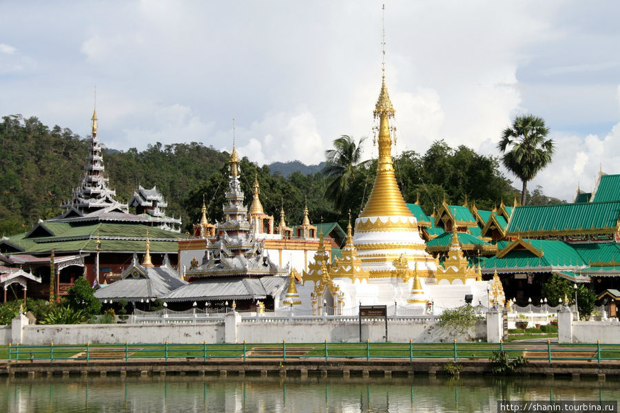 Священное озеро Мае-Хонг-Сон, Таиланд