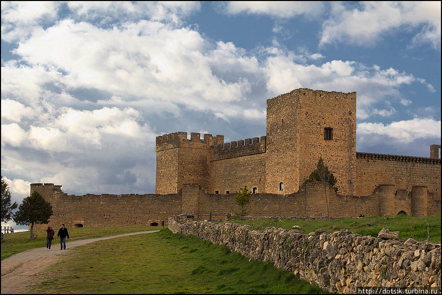 еще раз замок Педраса, Испания