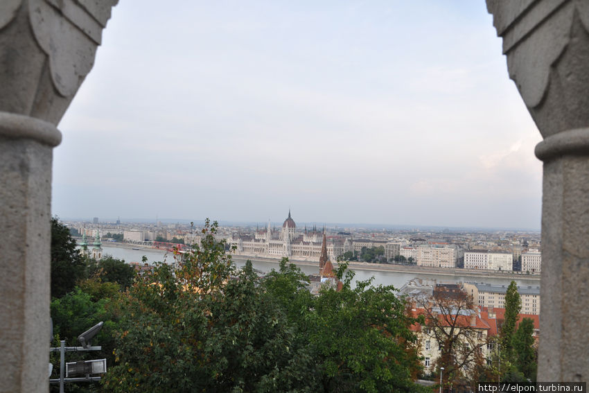 Вид на Парламент с Рыбацкого бастиона Будапешт, Венгрия