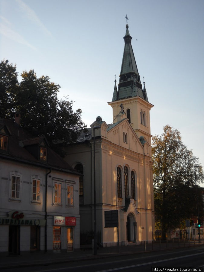 Внешний вид церкви Любляна, Словения