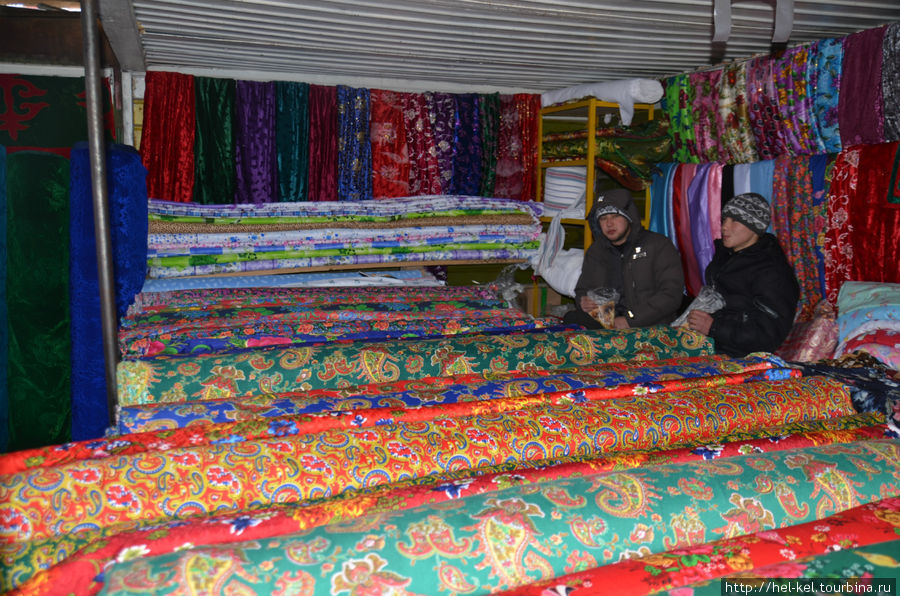 городской рынок в Караколе Каракол, Киргизия