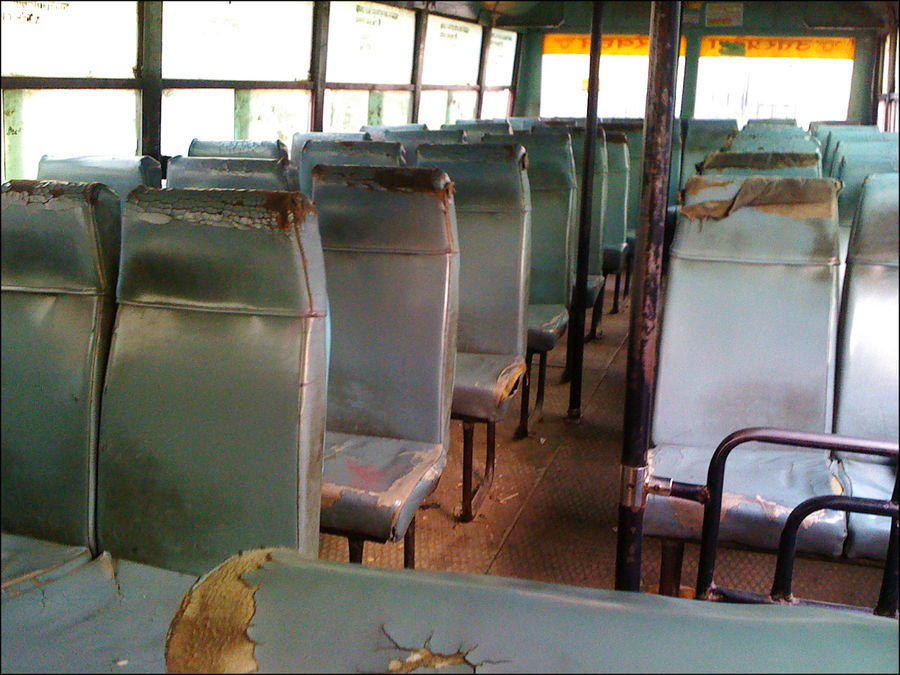 Автобус из Сонаули до Варанаси. И на таком 16 часов... Варанаси, Индия