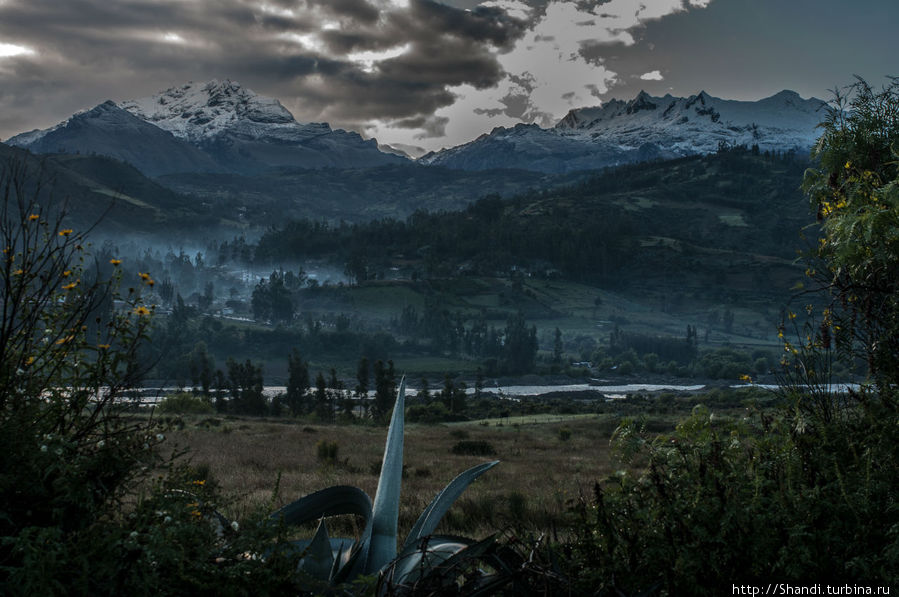 Рассвет в горах Уарас, Перу Рассвет в горах Уарас, Перу