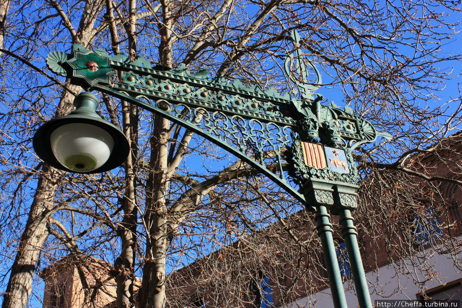 Аллея недалеко от ж/д вокзала. Аллея недалеко от ж/д вокзала.