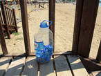 Такие сборщики пробок от пластиковых бутылок расставили по всему Дидиму. Не знаю, способствует ли это чистоте в городе, но мы уже стали бросать туда пробки.