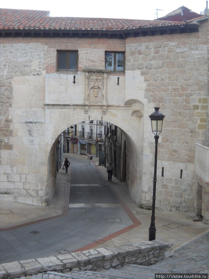 Вход в старый город Бургос, Испания