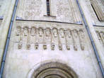 Рельефы белокаменного собора, столь много говорившие его современникам, спустя столетия превратились в непостижимую тайну