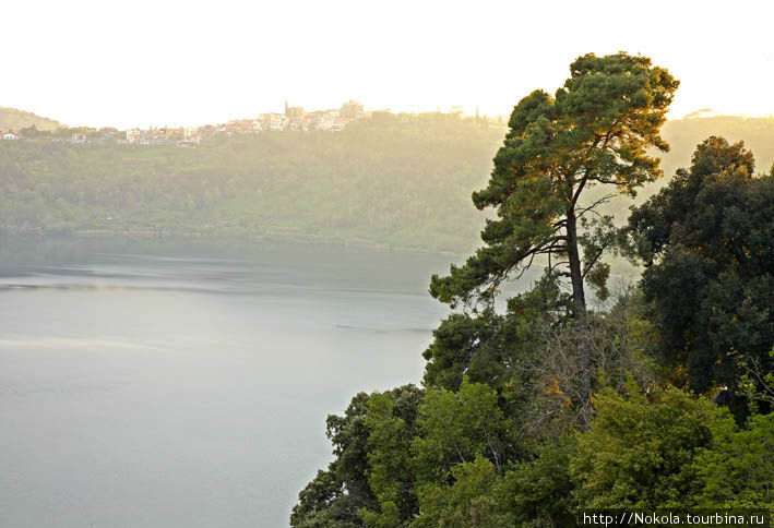 Озеро Неми Неми, Италия