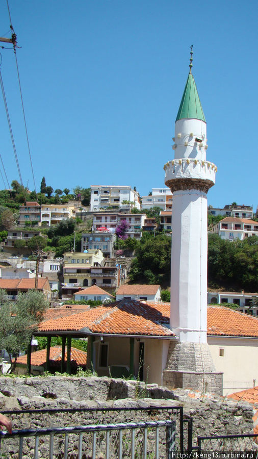 Мечетей в Ульцине больше чем православных храмов, в православной черногории это скорее исключение из правил. Улцинь, Черногория