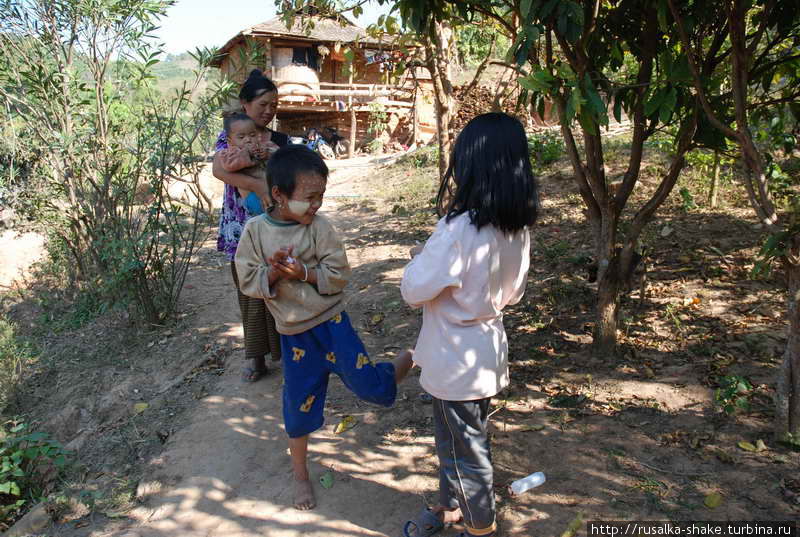 Ва - название племени и одноименной деревни Кьянгтонг, Мьянма
