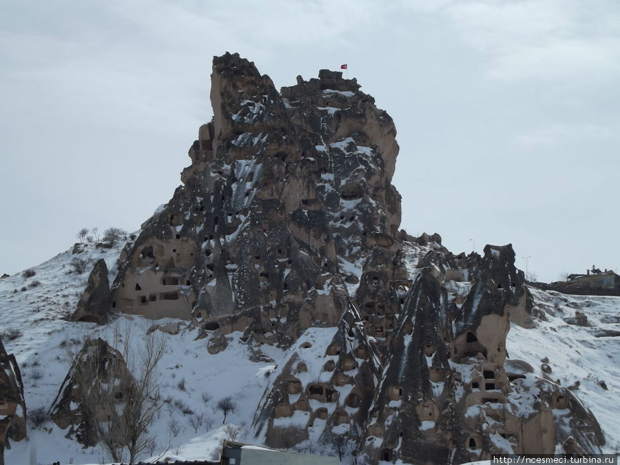 Крепость Учхисар зимой Каппадокия - Гереме Национальный Парк, Турция