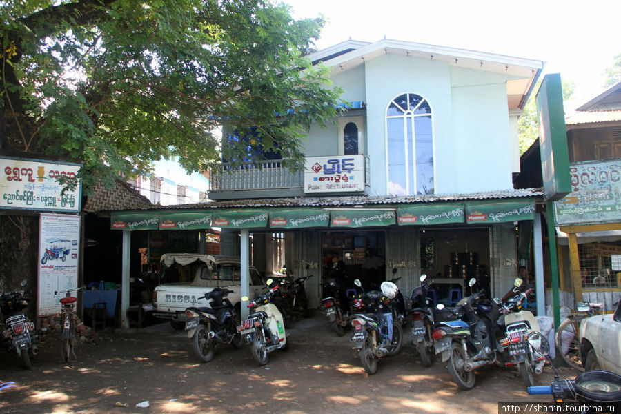 В деревне Няунгбин, у Монивы Монива, Мьянма