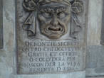 Каменные уста для сбора анонимок на граждан Венеции во времена дожей.